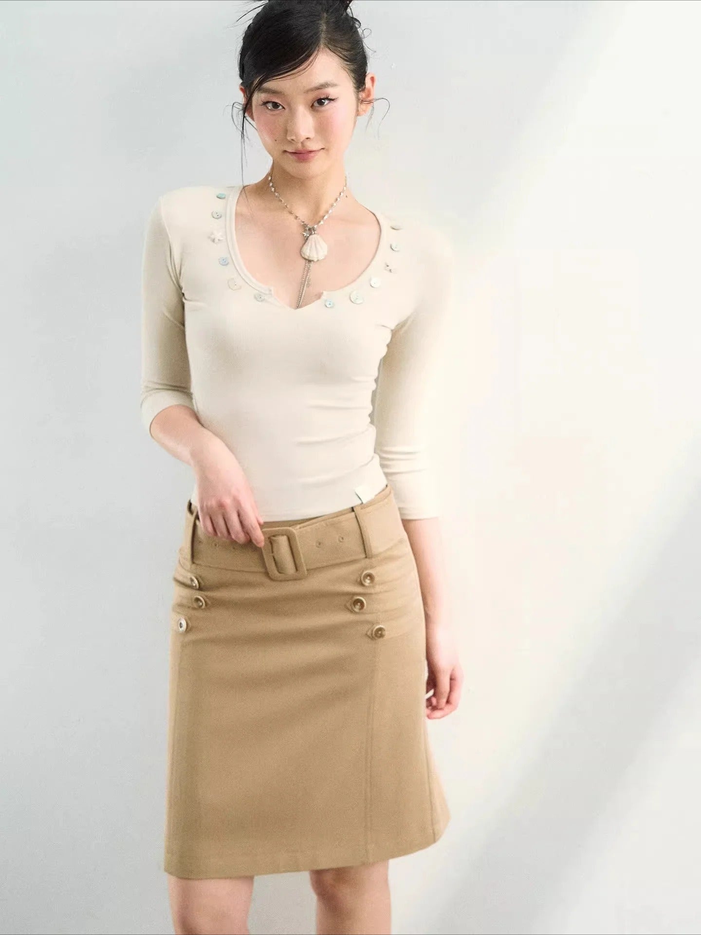 Studded V-Neck Cropped Knit T-Shirts